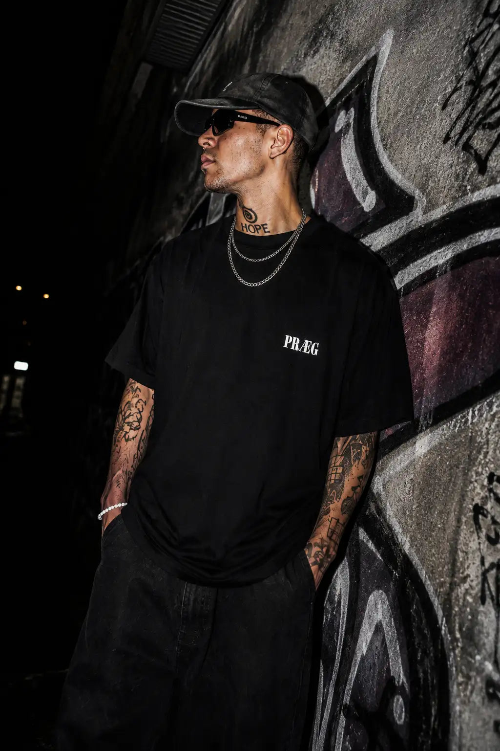 PRÆG Basic — black heavyweight tee with chest logo